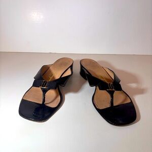 Salvatore Ferragamo Vara Ribbon Enamel Toe Thong Sandals